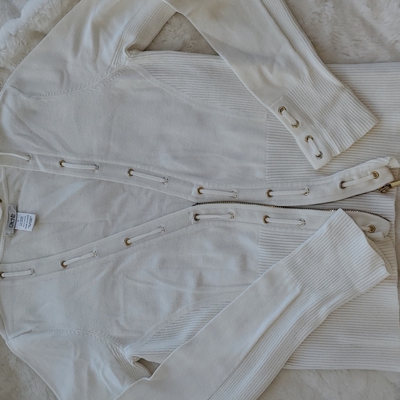 CACHE CROPPED CARDIGAN AND TANK TOP 2 pcs SET, EUC, SIZE MEDIUM - Picture 5 of 10